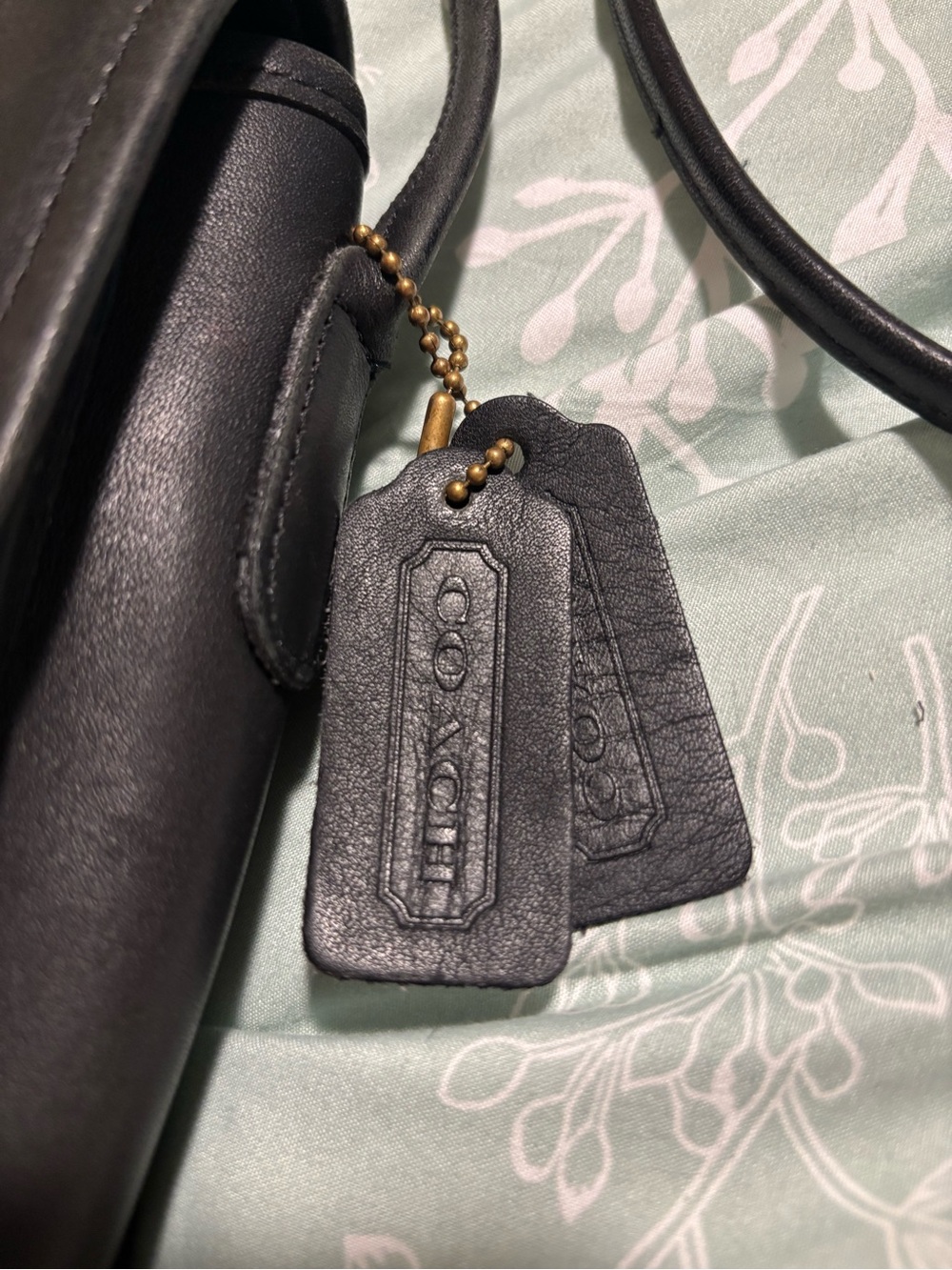 VINTAGE COACH Black Leather Scooter Crossbody Bag - Picture 2 of 9